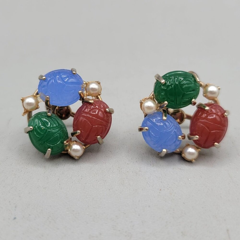 Vintage Carved Scarabs Gold Tone Screw Back Earrings Faux Pearls